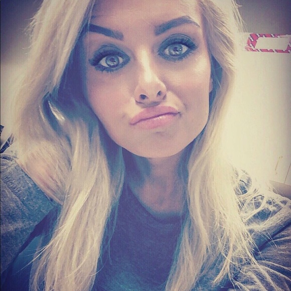 Meet your Posher, Bridget - Picture 5 of 6